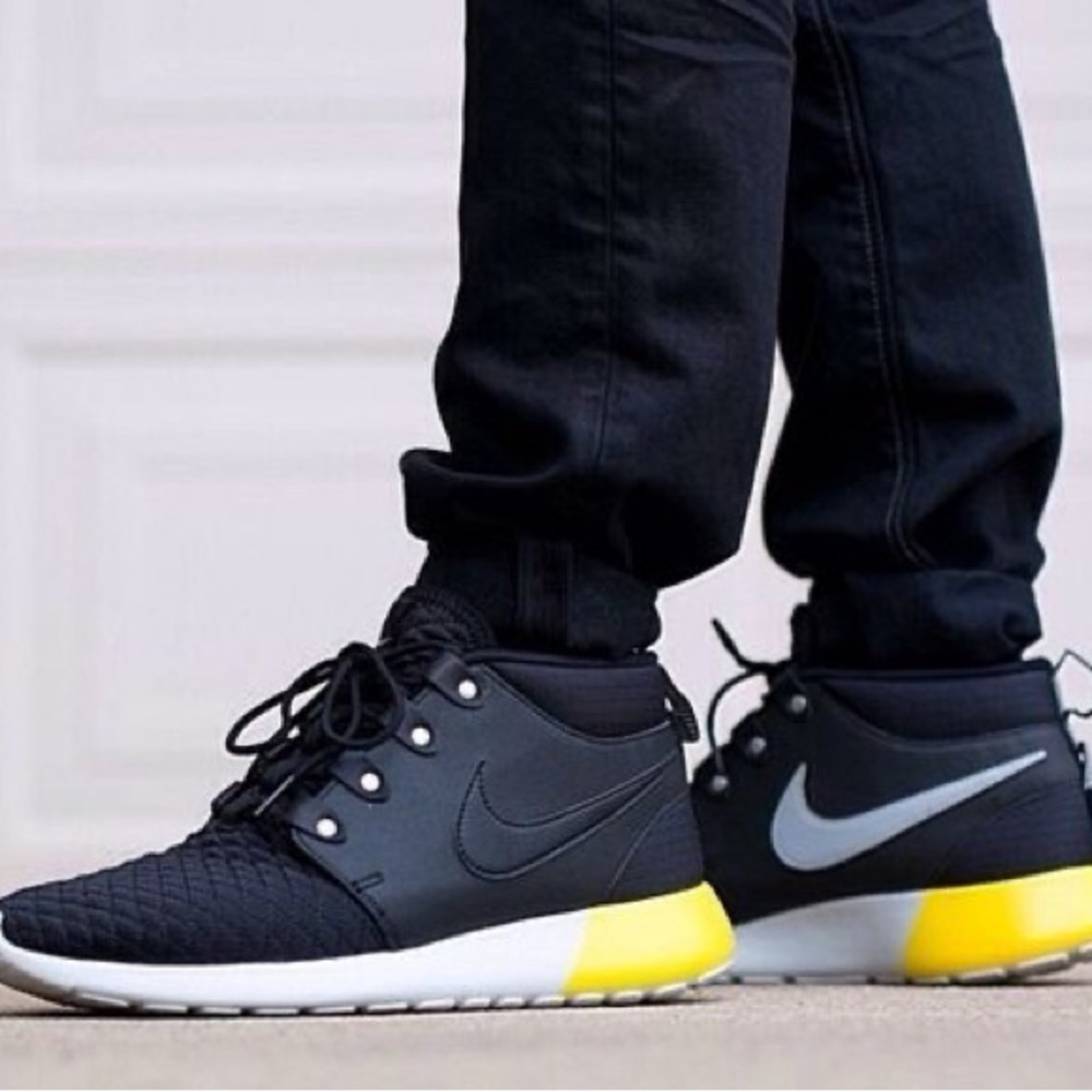 Roshe Run Men's Sneaker Boots Size 11 Black Yellow 615601